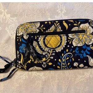 Vera Bradley Zip around wallet in Ellie Blue retired pattern. Brand new nev used